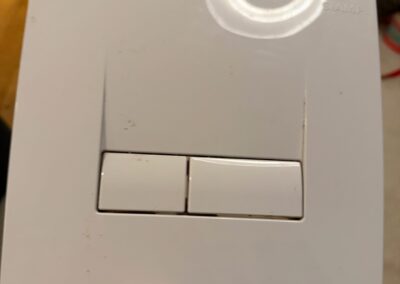 Réparation mécanisme chasse d&rsquo;eau WC suspendu
